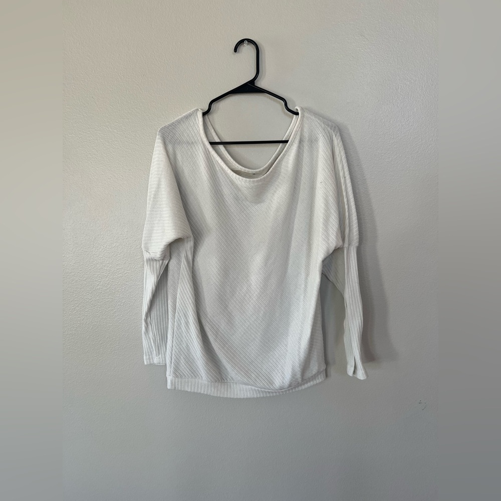 Women’s off the shoulder long sleeve